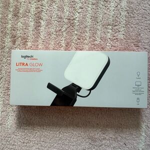 Logitech Litra Glow LED Streaming Light - White and Black